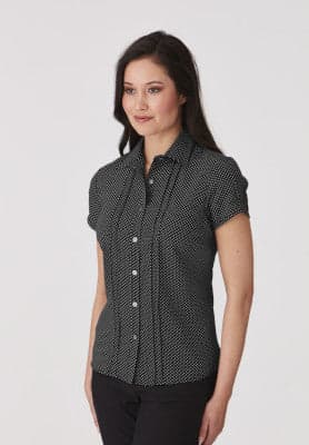 Ladies City-Stretch Spot S/S Blouse in Black
